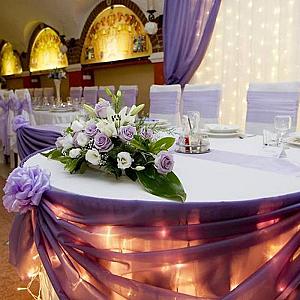 Aranykorona Hotel - Történelmi Étterem és Látványpince Miskolc