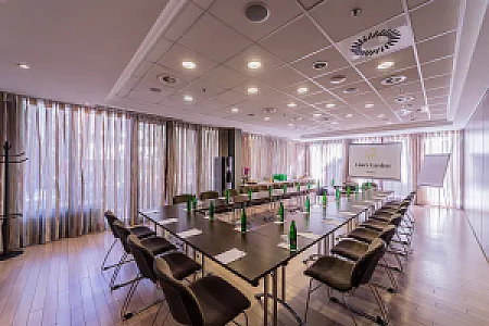 Lion's Garden Hotel