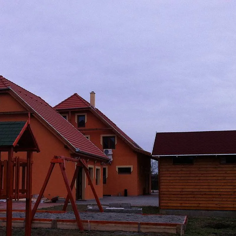 Bíbic Vendégházak Nagybajom