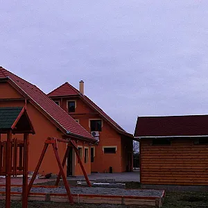 Bíbic Vendégházak Nagybajom