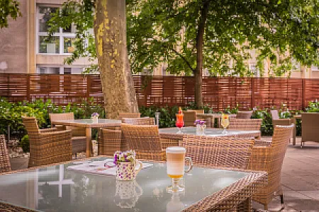 Lion's Garden Hotel