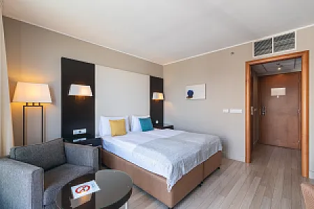 Lion's Garden Hotel