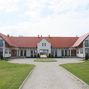 Nagybajcsi Lovaspark és Vendégház