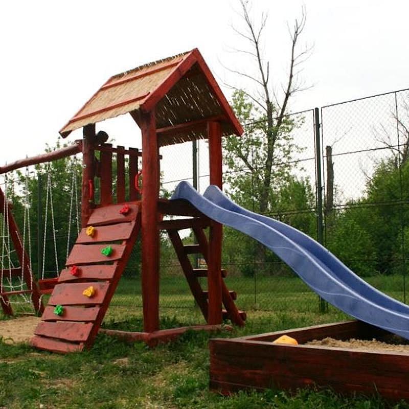 Hotel Família Zamárdi