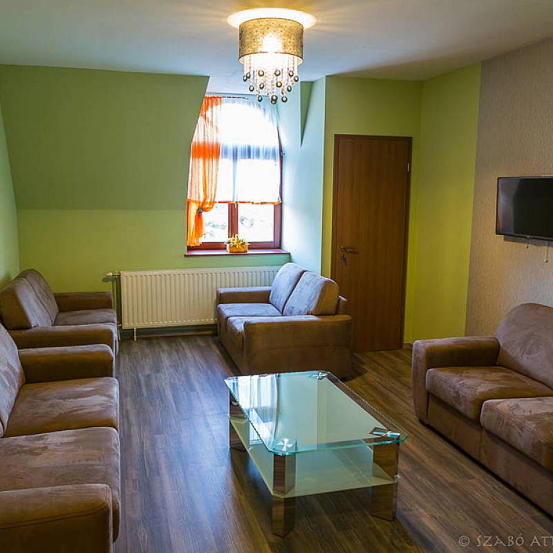 Sáppusztai Pálinka és Wellness Panzió Damak