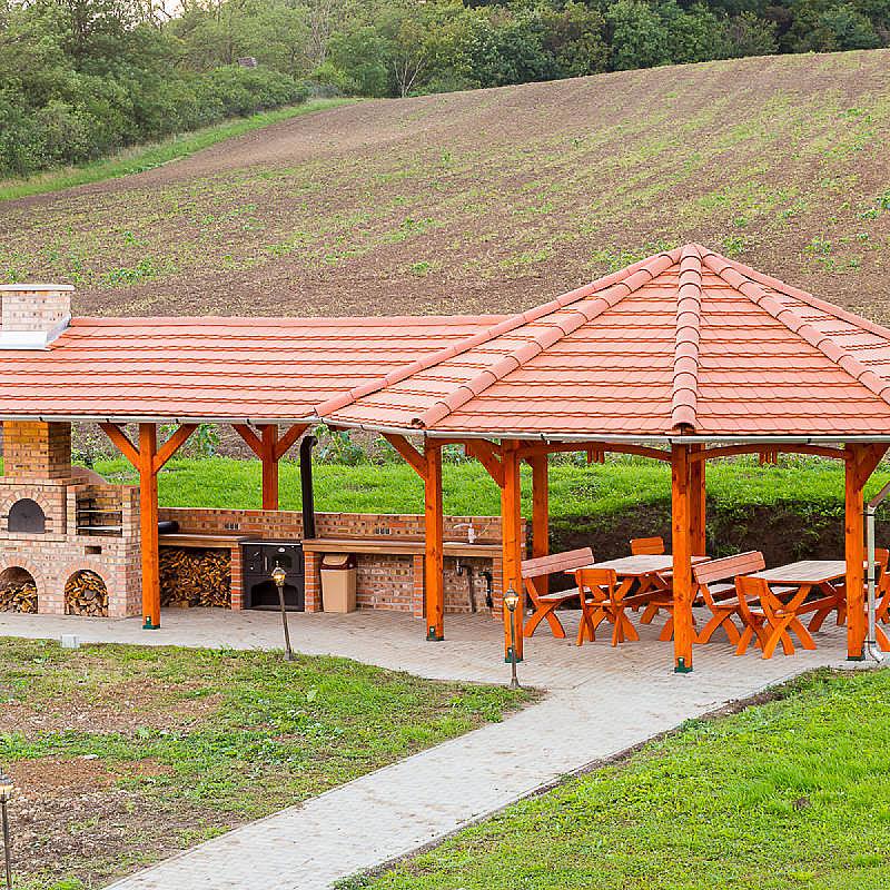 Sáppusztai Pálinka és Wellness Panzió Damak