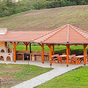 Sáppusztai Pálinka és Wellness Panzió Damak