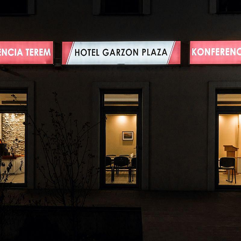 Hotel Garzon Plaza Győr