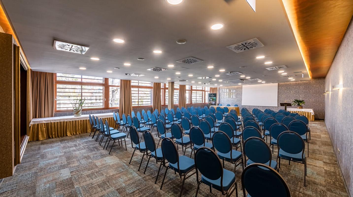 Hotel Golden Lake Resort