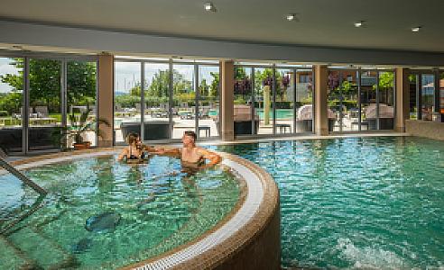 Hotel Golden Lake Resort