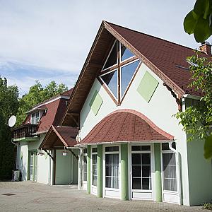 Békástó Panzió Diósjenő