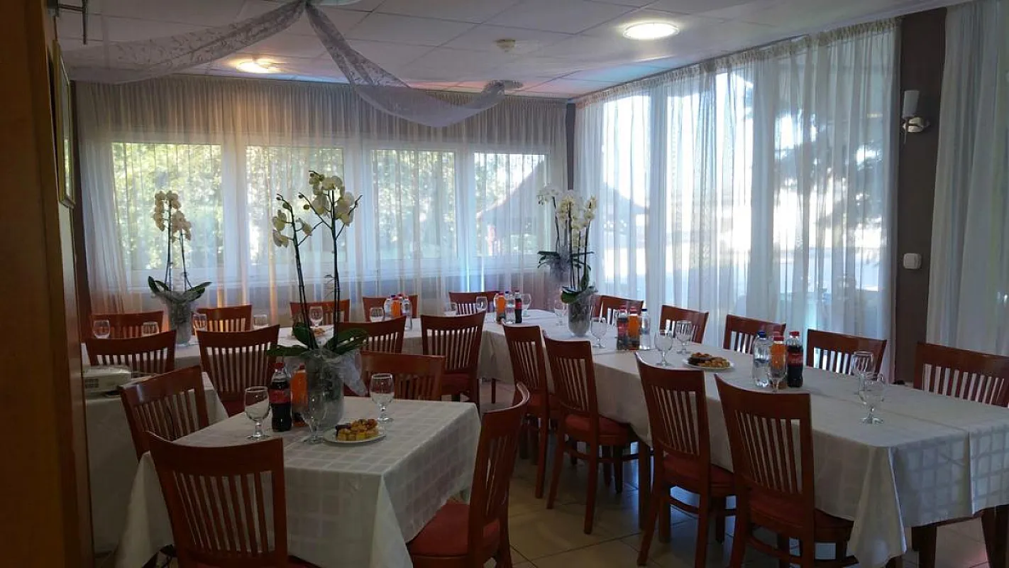 Liget Hotel Szolnok