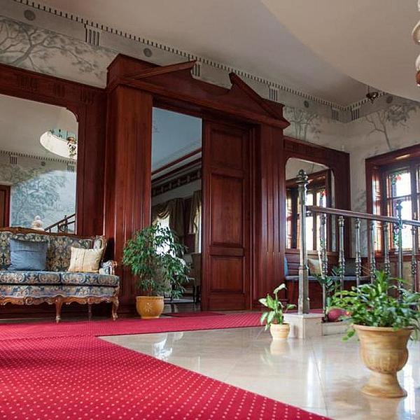 Vörös Kastély Kastélyszálló Kunbaracs