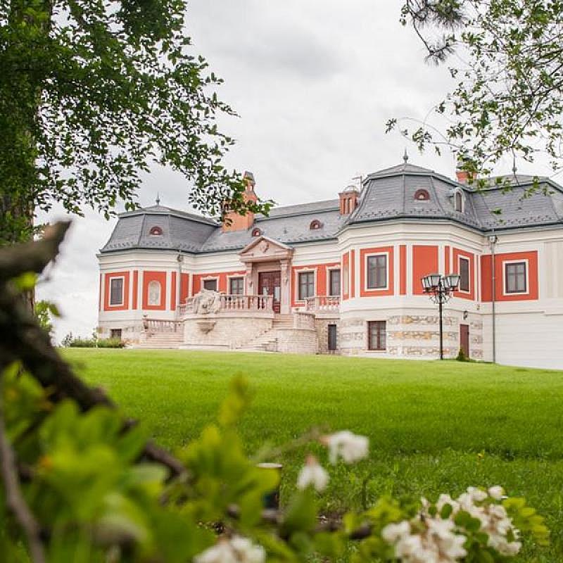 Vörös Kastély Kastélyszálló Kunbaracs