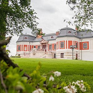 Vörös Kastély Kastélyszálló Kunbaracs