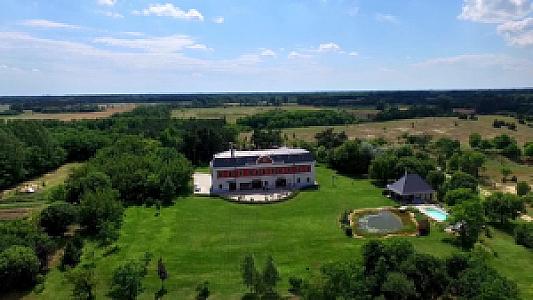 Vörös Kastély Kastélyszálló Kunbaracs