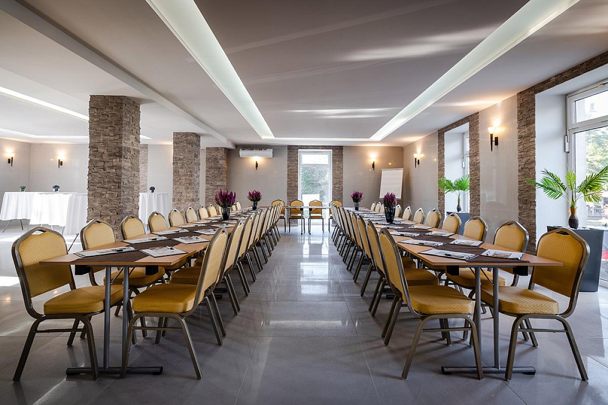 Hotel Garzon Plaza Győr