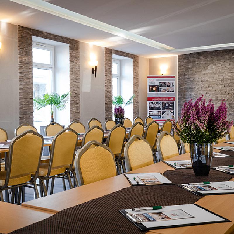 Hotel Garzon Plaza Győr