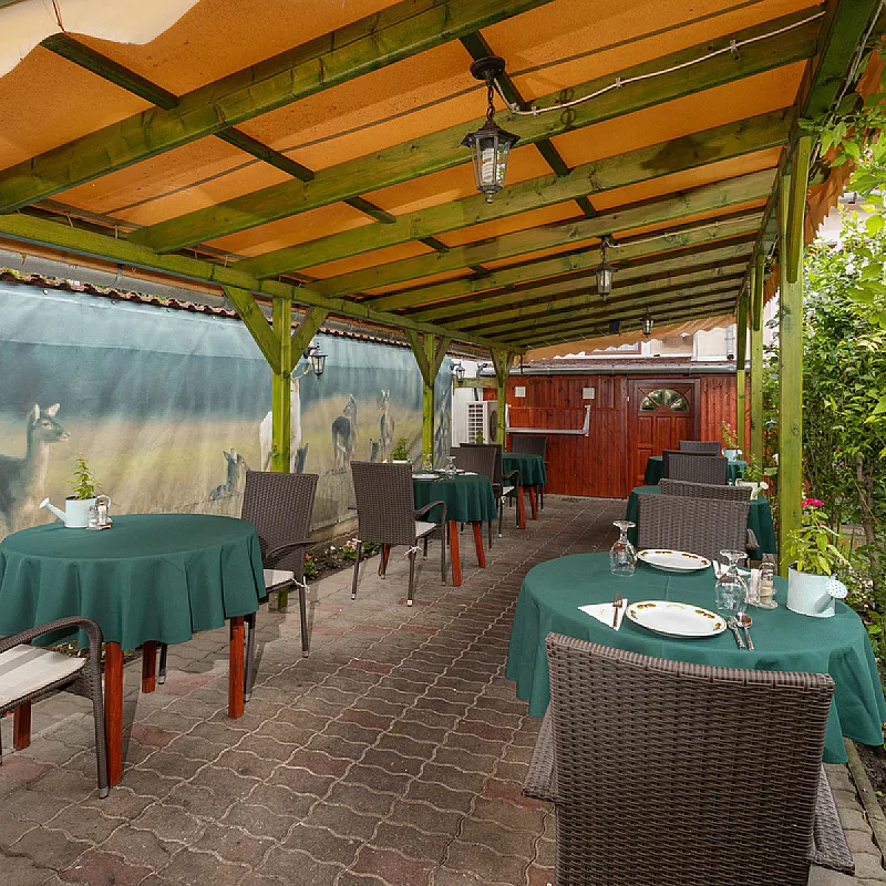 Illés Hotel és Stüszi Vadász Étterem Szeged
