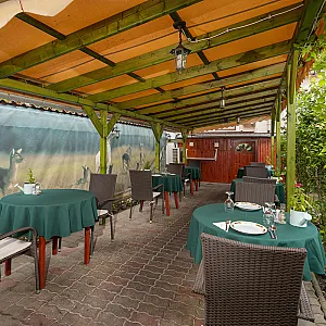 Illés Hotel és Stüszi Vadász Étterem Szeged
