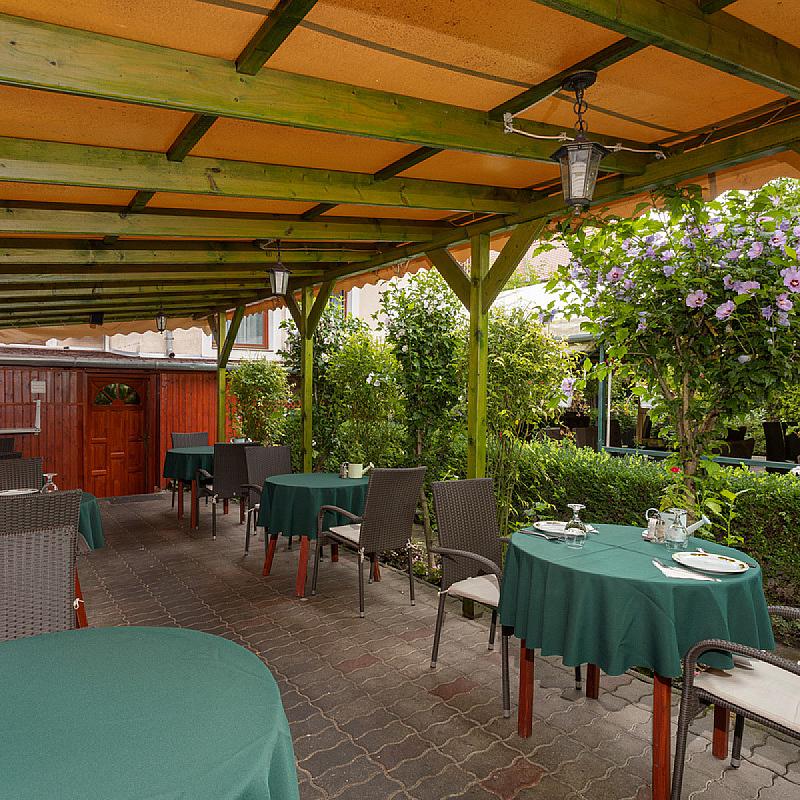 Illés Hotel és Stüszi Vadász Étterem Szeged