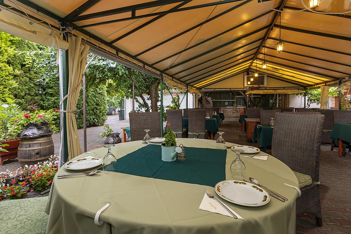 Illés Hotel és Stüszi Vadász Étterem Szeged