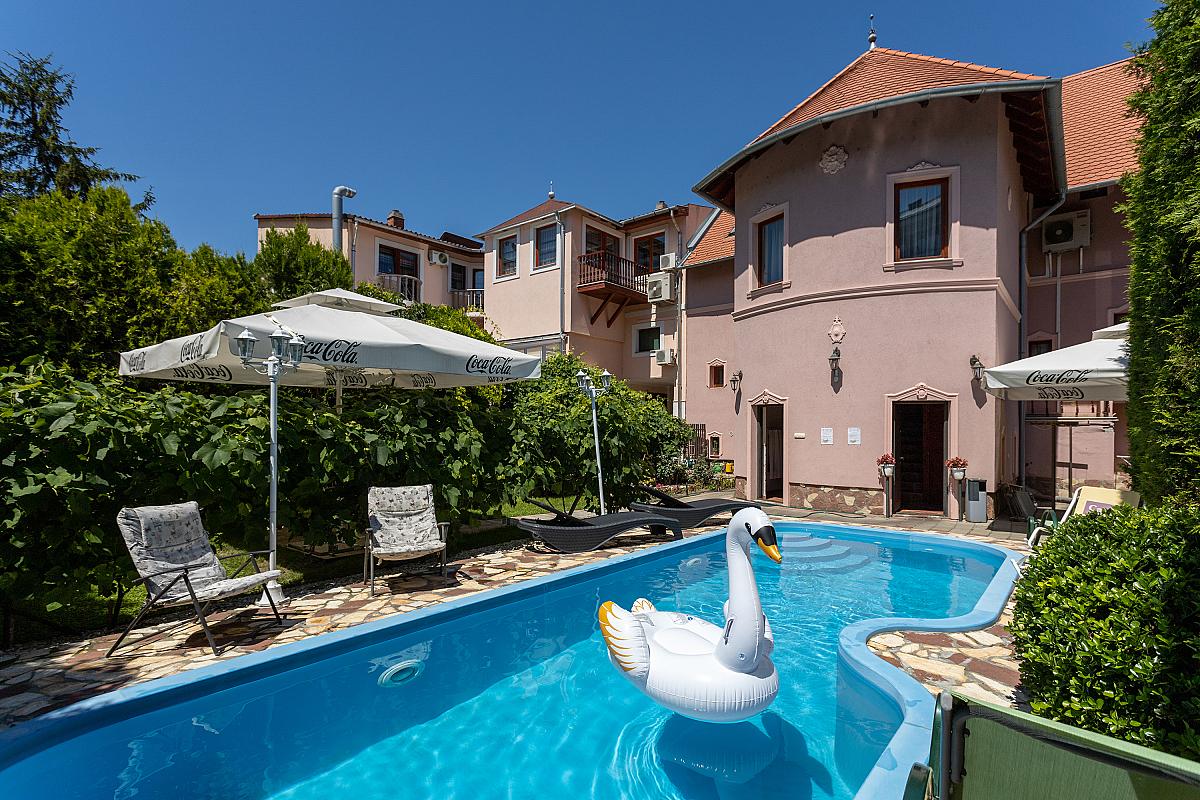 Illés Hotel és Stüszi Vadász Étterem Szeged