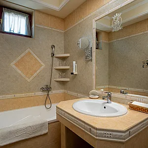 Illés Hotel és Stüszi Vadász Étterem Szeged