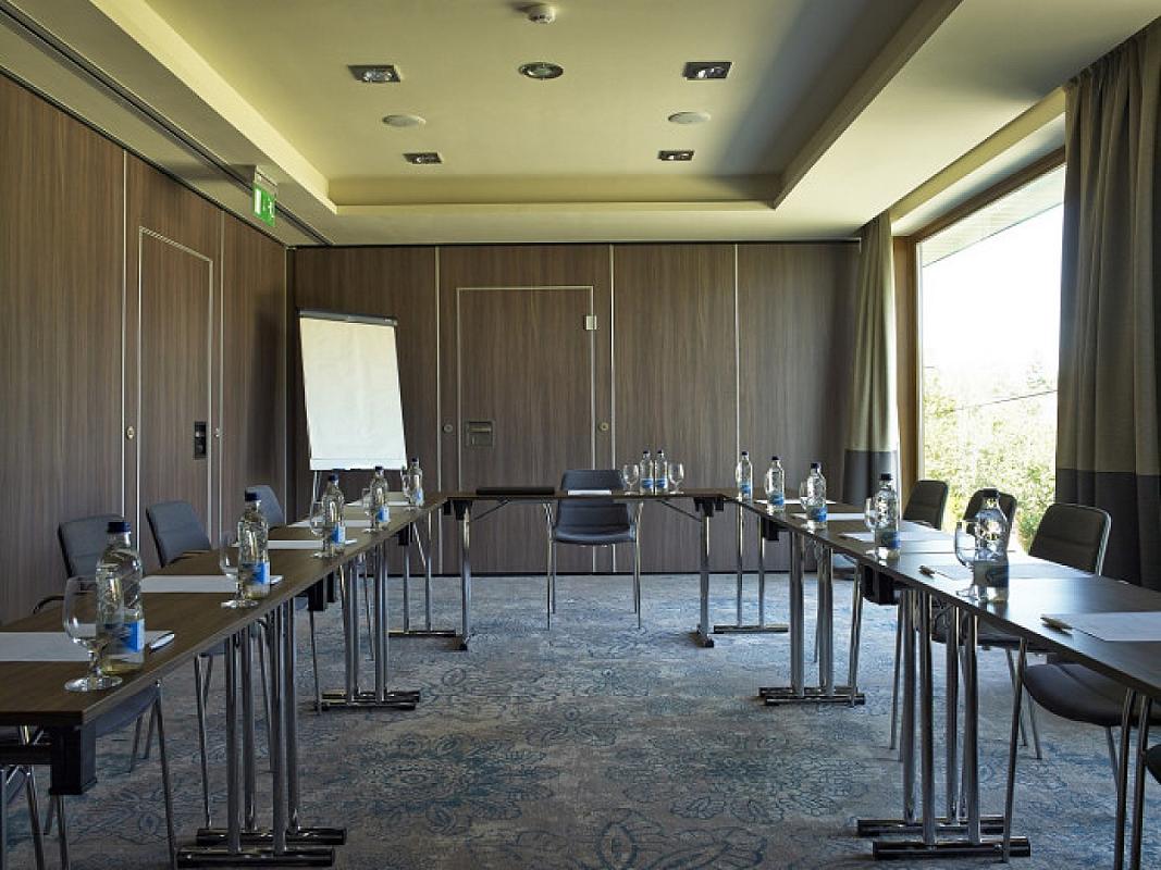 Barack Thermal Resort