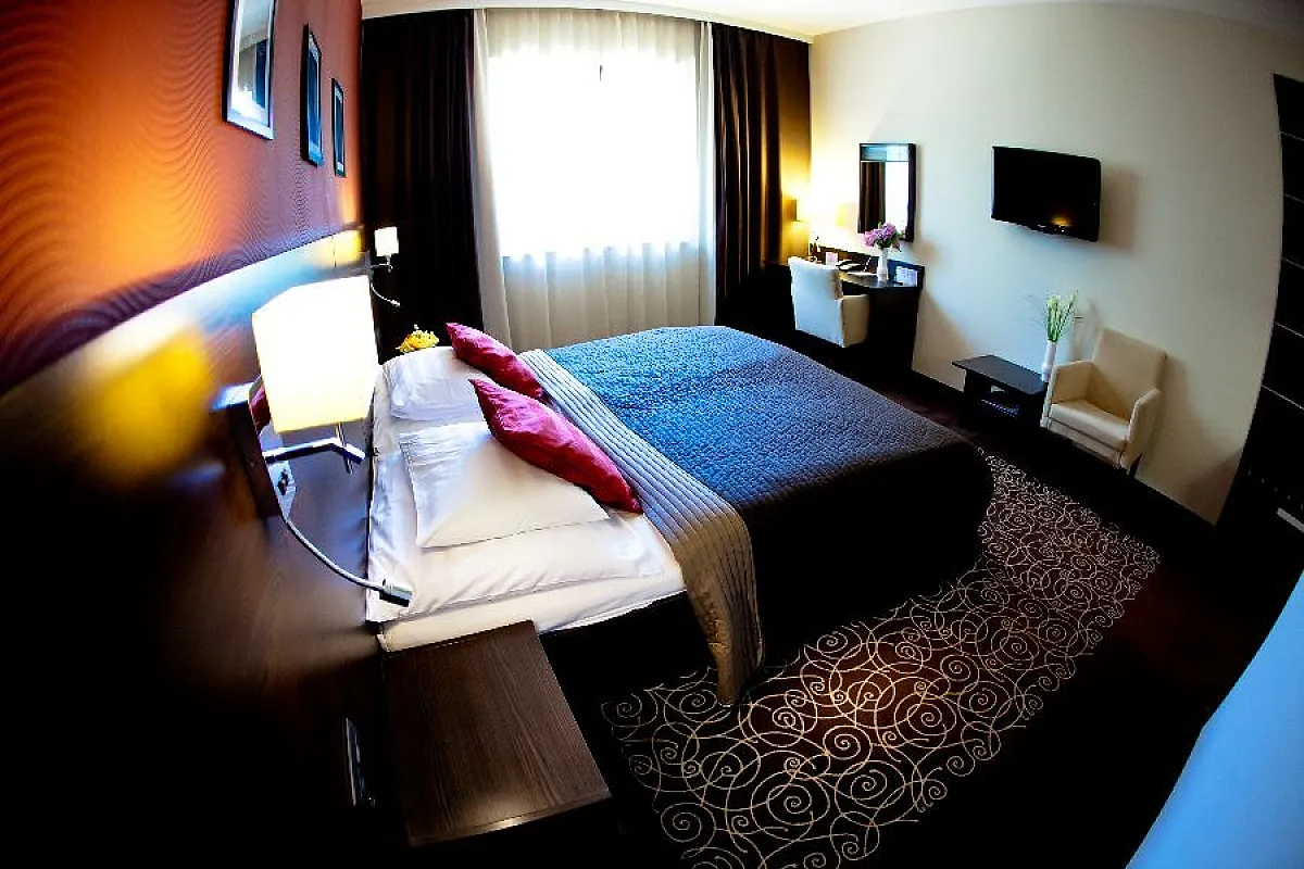 Budapest Airport Hotel Stáció