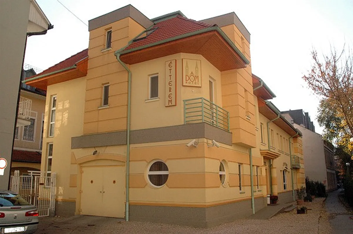 Dóm Hotel