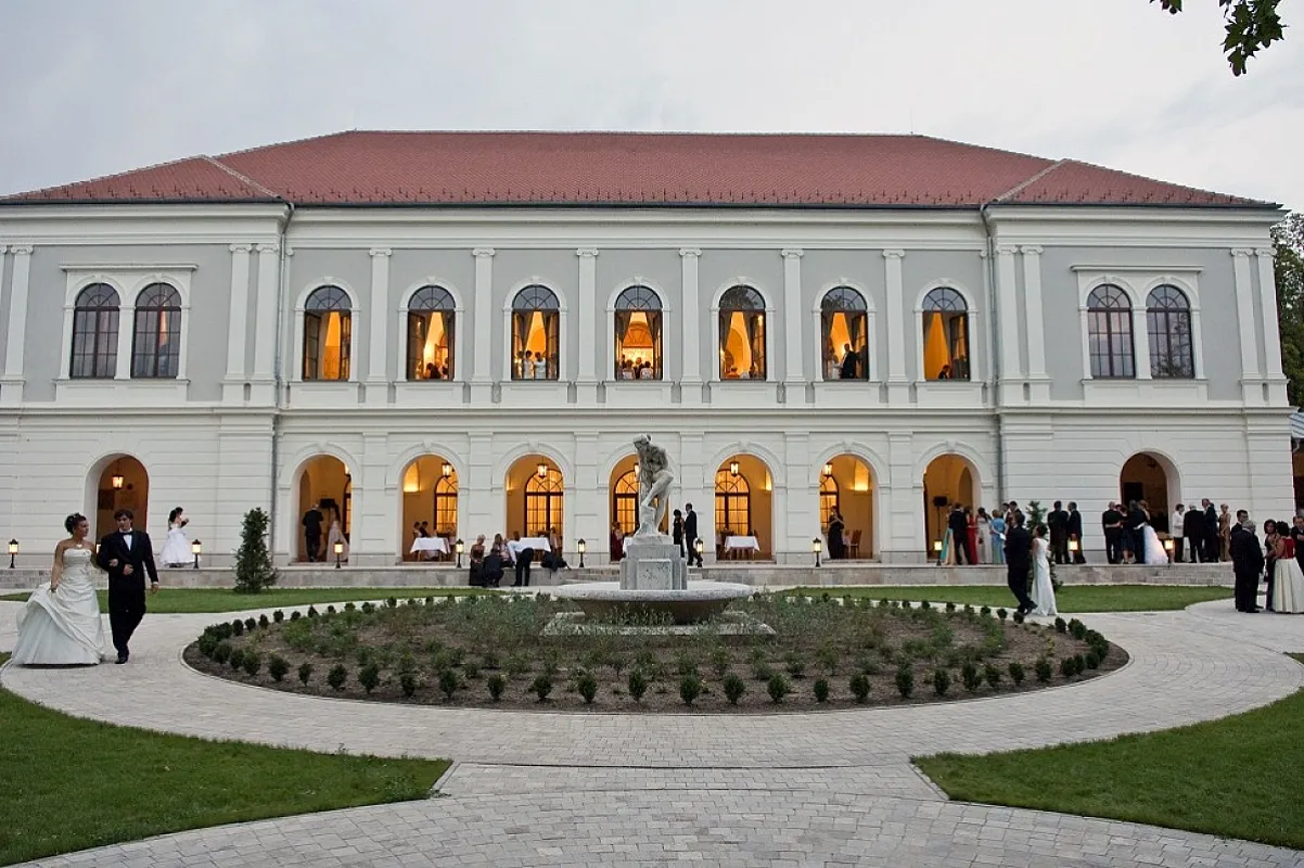 Anna Grand Hotel