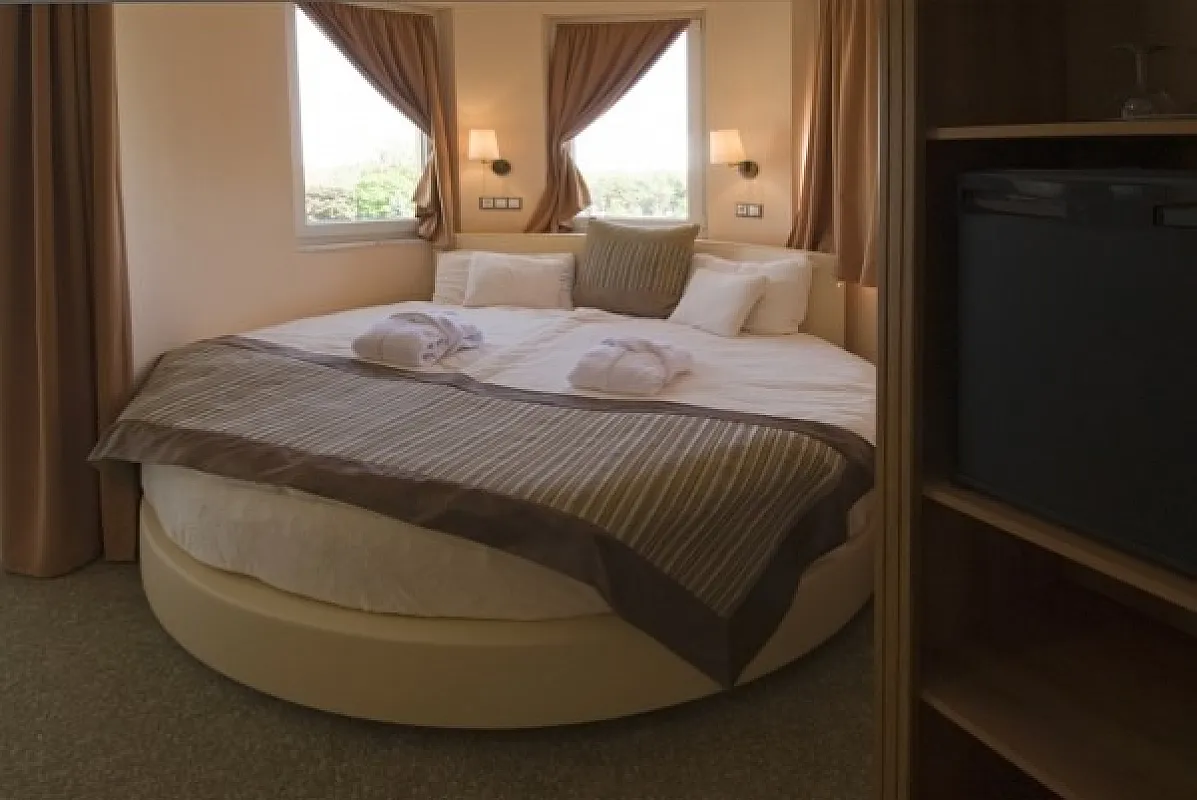 Aphrodite Hotel