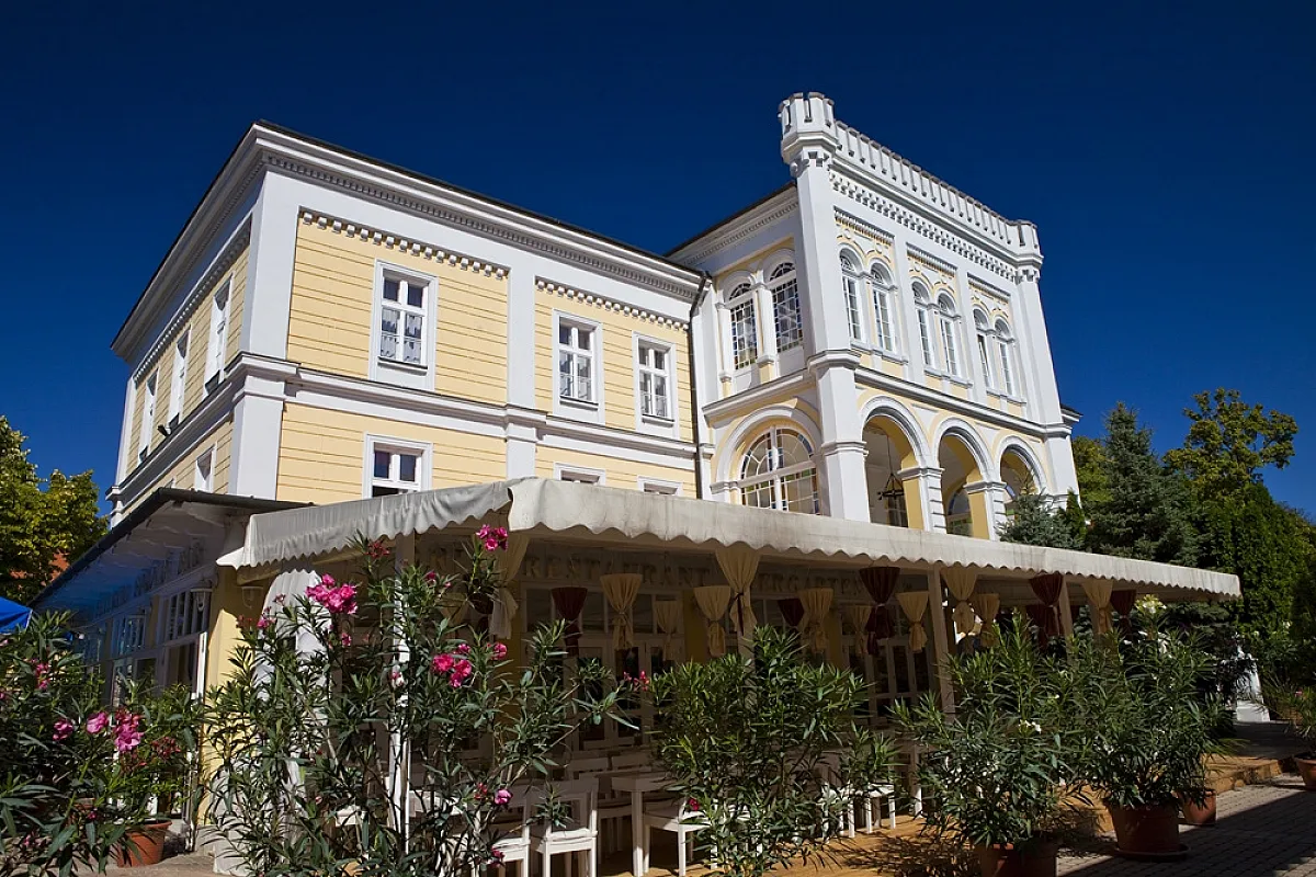 Astoria Hotel