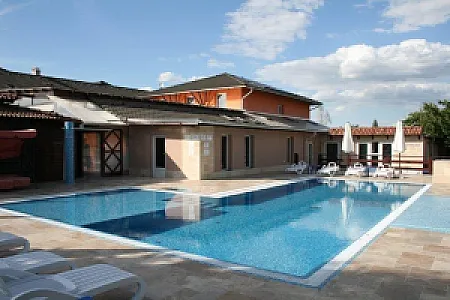 Bagolyvár Étterem & Vendégház & Wellness