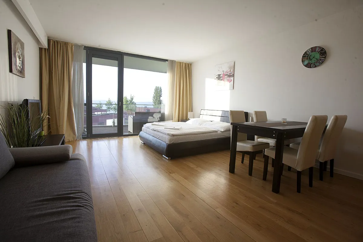 BL YachtClub & Apartments
