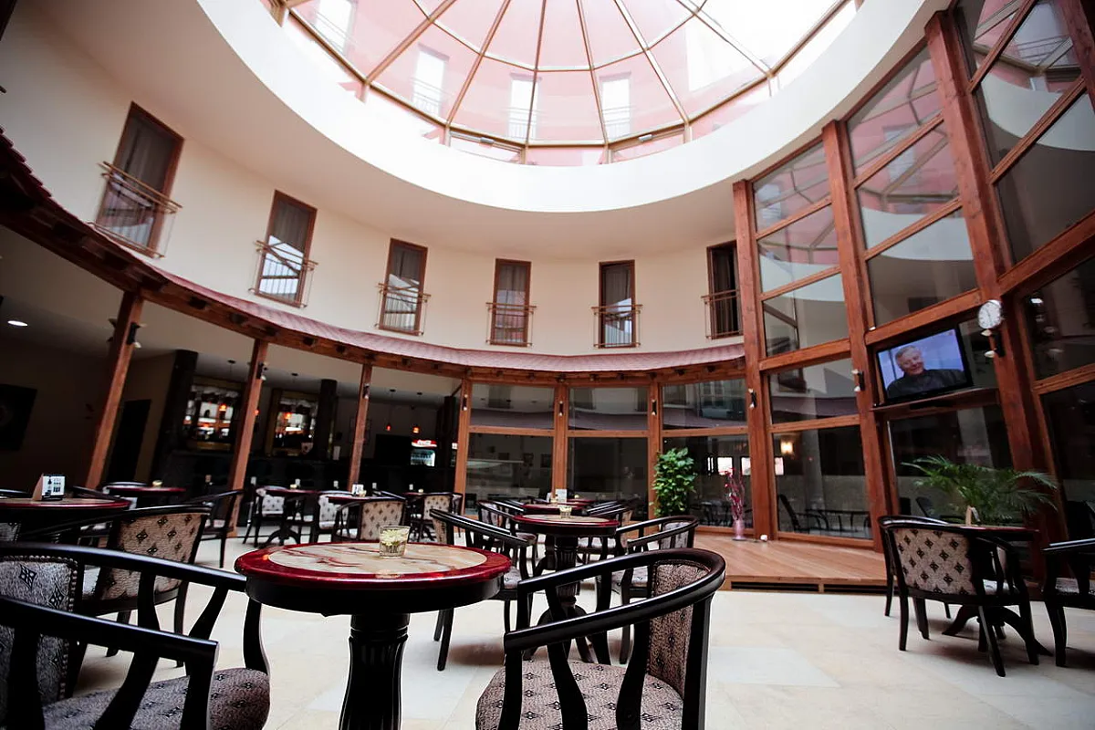 Colosseum Hotel