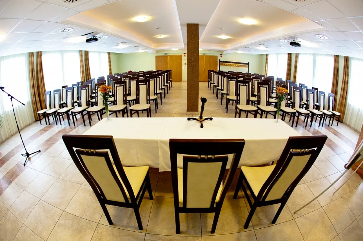 Granada Konferencia Wellness és Sport Hotel
