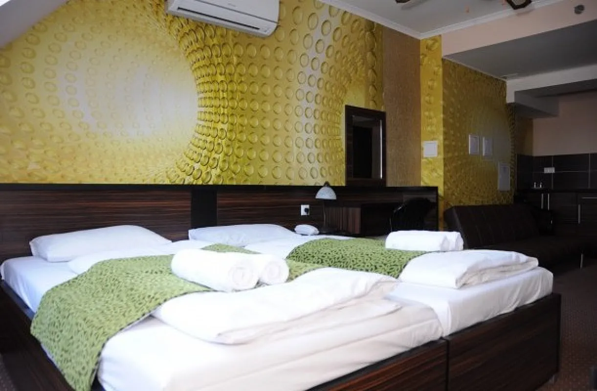 Green Hotel