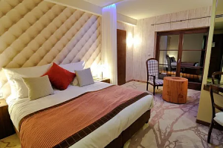 Hotel Cascade Resort & Spa