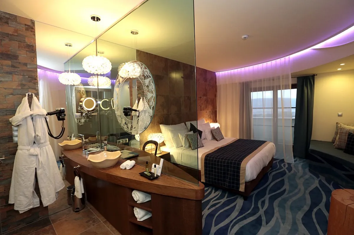 Hotel Cascade Resort & Spa