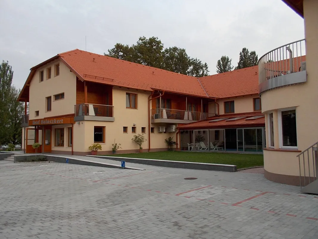 Hotel Halászkert