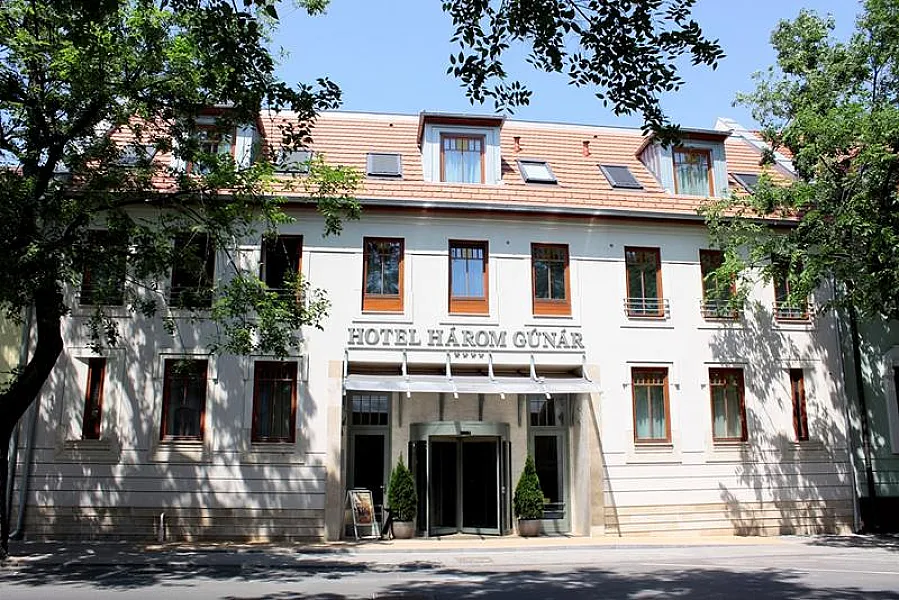 Hotel Három Gúnár