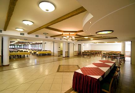 Nádas Földszinti Szekcióterem