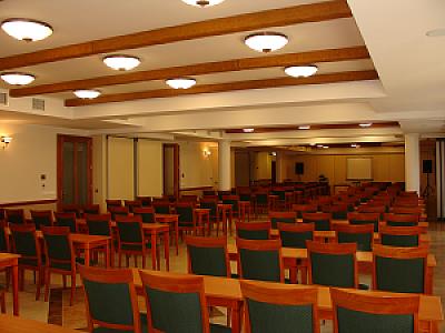 Nádas Földszinti Szekcióterem 4-5