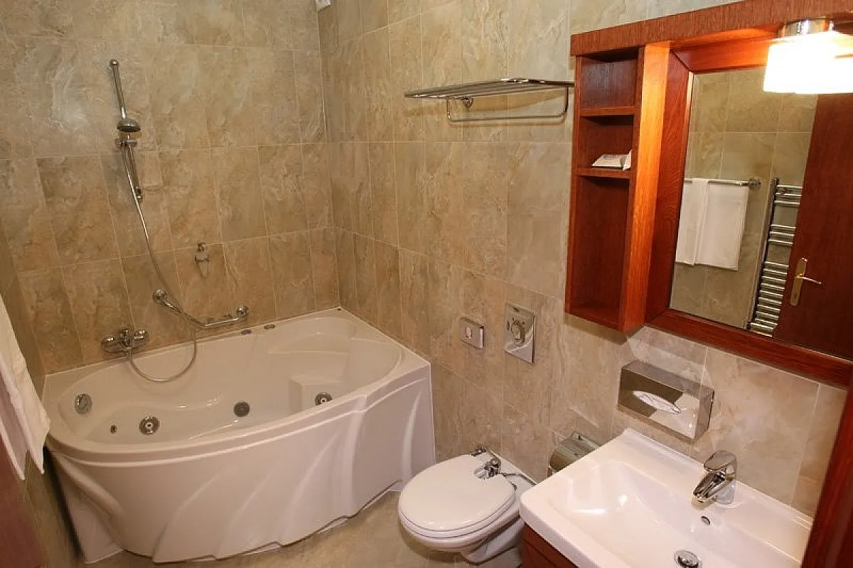 Hotel Ködmön Eger