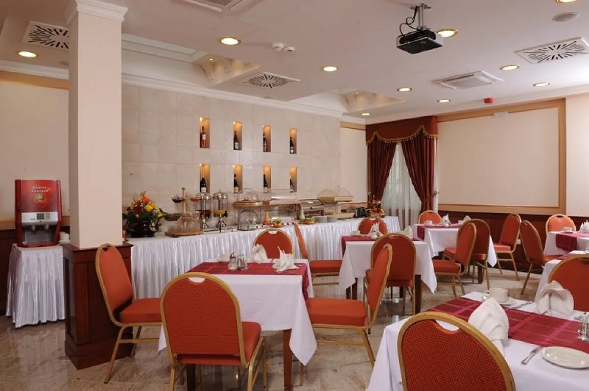 Hotel Ködmön Eger
