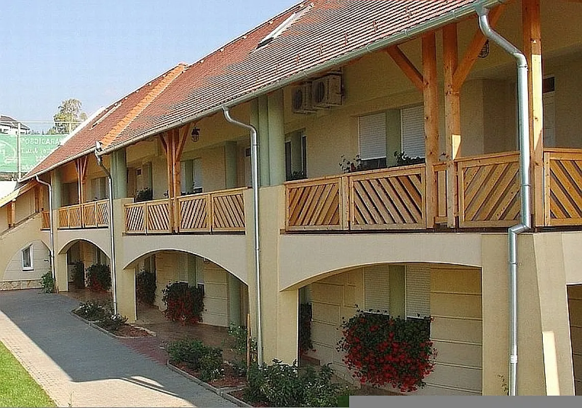 Hotel Makár