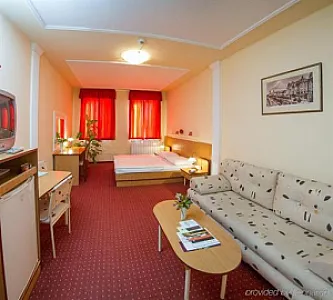 Hotel Platán