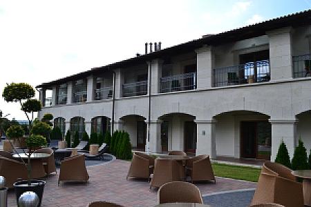 Hotel Cascade Resort & Spa